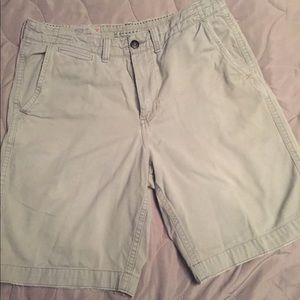 Men’s Light Grey American Eagle Shorts, size 36